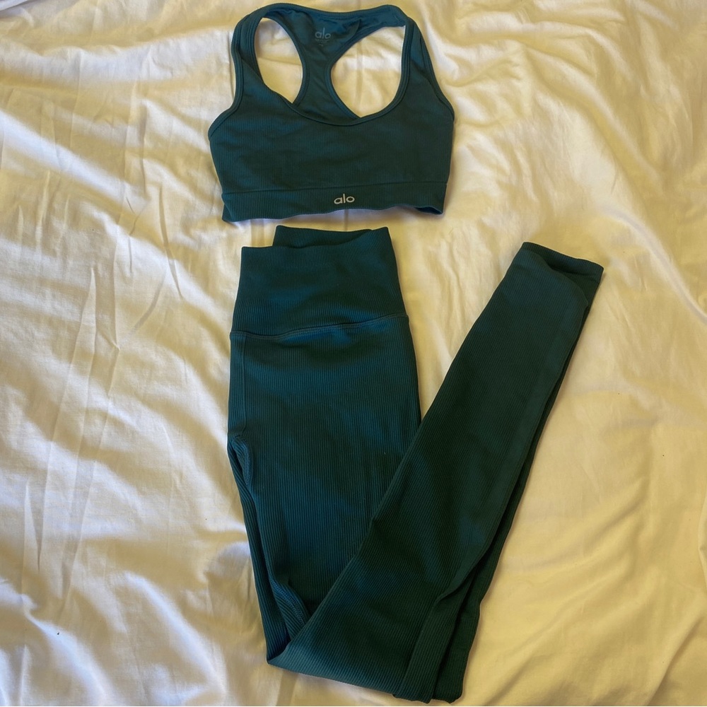 Ribbed dark green ALO Yoga Set